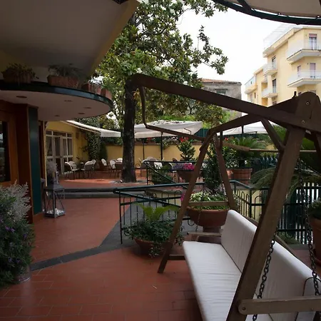 Hotel Villa Serena-3